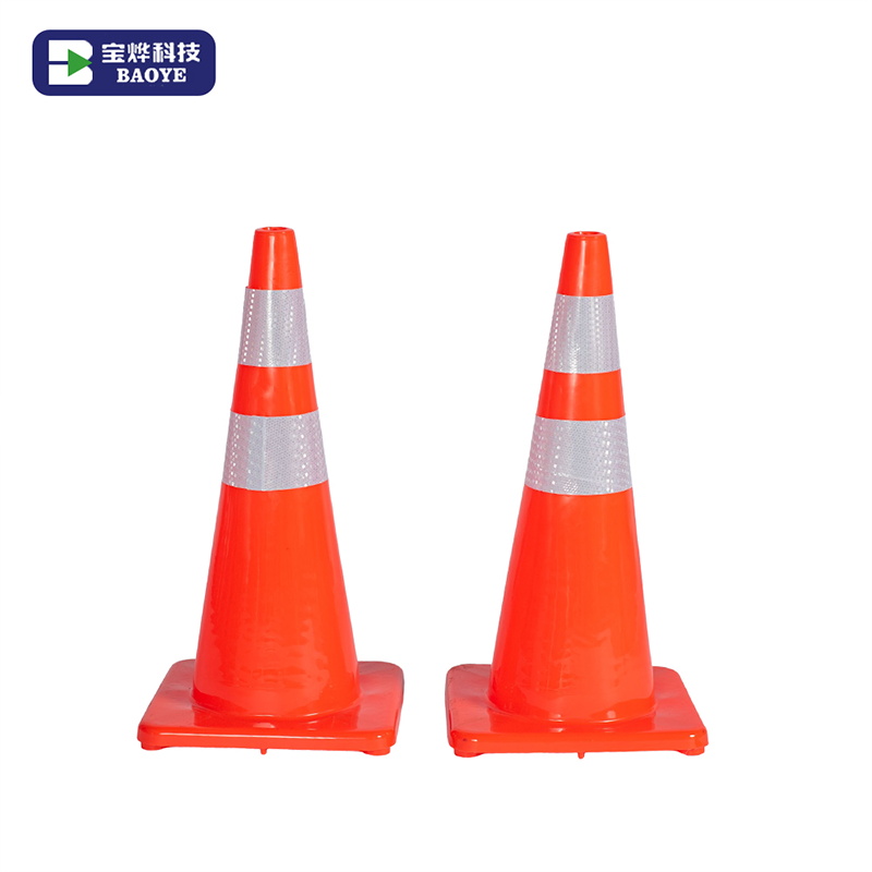 28 Inch Reflective PVC Traffic Cone for Road Safety 1.8kg