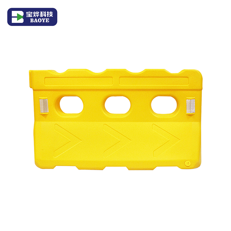 1400x760mm Three Hole Water Filled Traffic Barrier Portable Road Safety Barrier